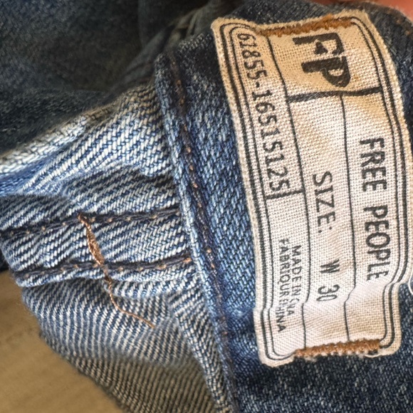 Free People Distressed Blue Denim Jeans NWOT - Picture 5 of 5